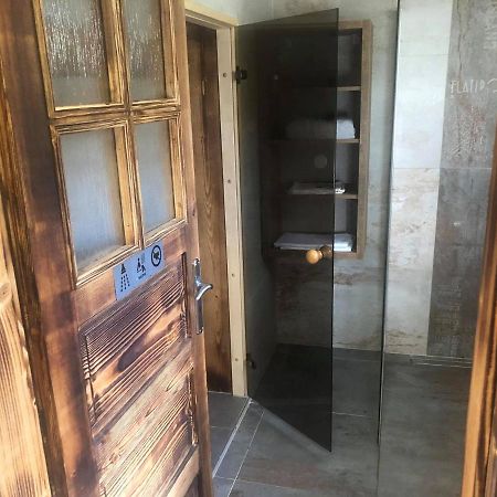 Appartamento Gazdovsky Dvor Peter Jurky Vasilov Esterno foto