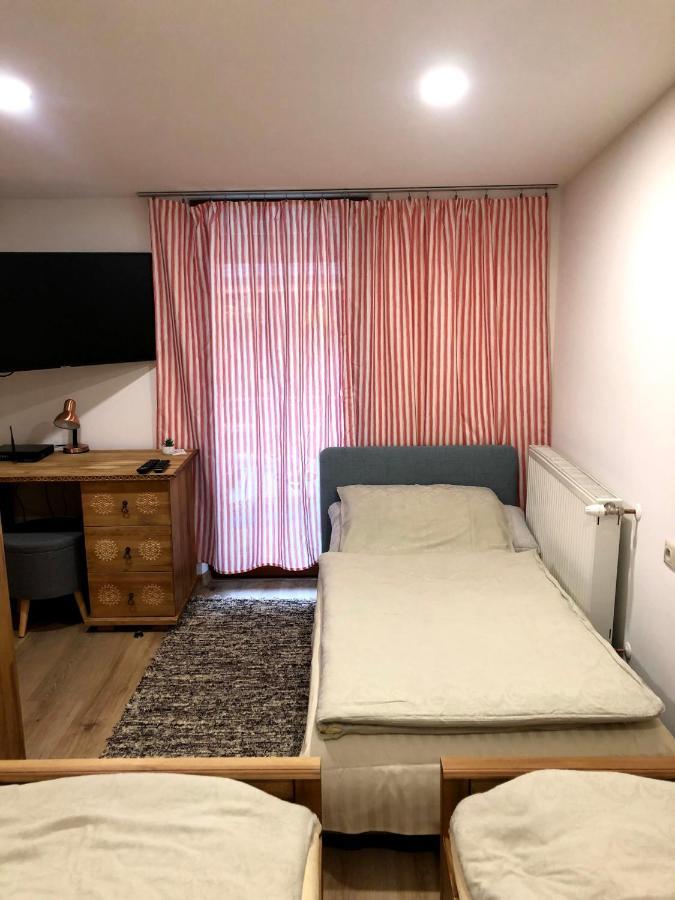 Appartamento Gazdovsky Dvor Peter Jurky Vasilov Esterno foto